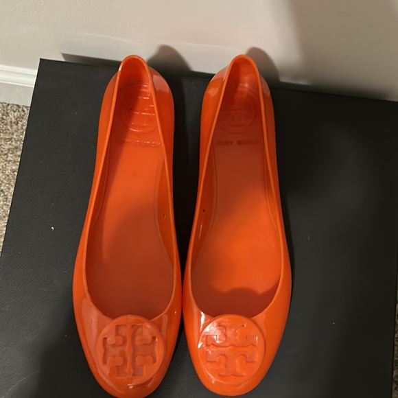 Shoes - Picture 2 of 4